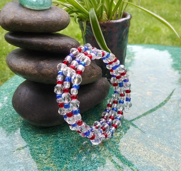 ❤️SOLD❤️Blue Red Glass Beads Bracelet USA Memory Wire Cute America Patriotic - Picture 6 of 9